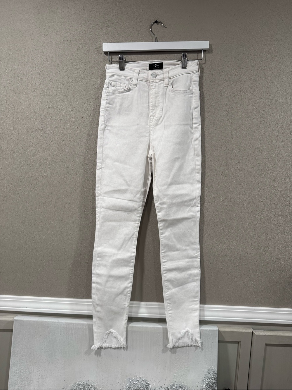 $225 Retail 7FAMK Womems White Metallic Skinny - Picture 4 of 9